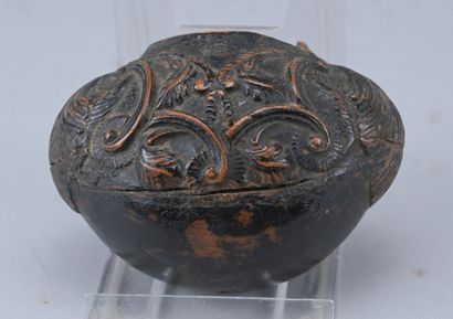 Tabatière en buis sculpté – XVIIIe siècle

Tabatière...
