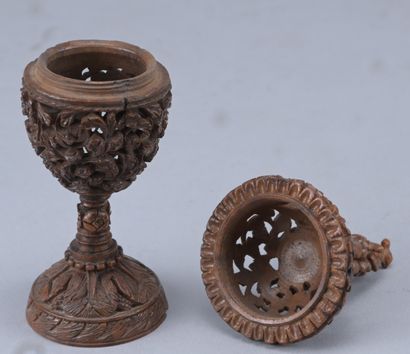Coupe en corozo sculpté, XIXe siècle

Coupe...