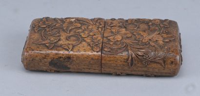 Boîte en bois sculpté – Début XXe siècle

Boîte...