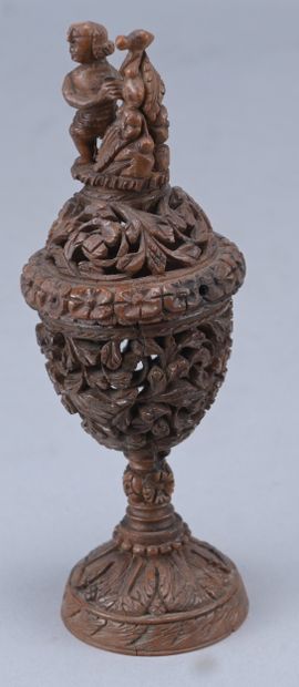 Coupe en corozo sculpté, XIXe siècle

Coupe...