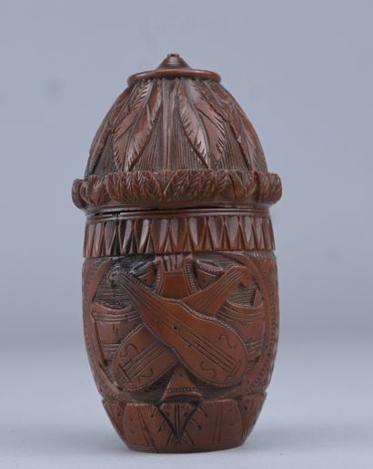 Tabatière - noix de corozo sculpté – XIXe...