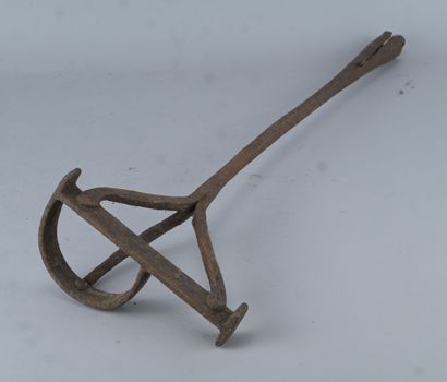 Wrought-iron branding iron – letter “P” –...
