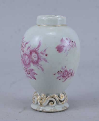 Porcelain Vase - Qianlong Period - China,...