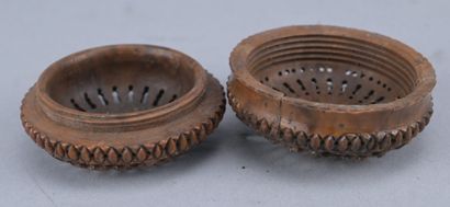 Tabatière en corozo ajouré – XIXe siècle

Petite...