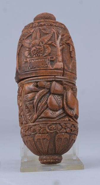 Étui à aiguilles - corozo sculpté – XIXe...