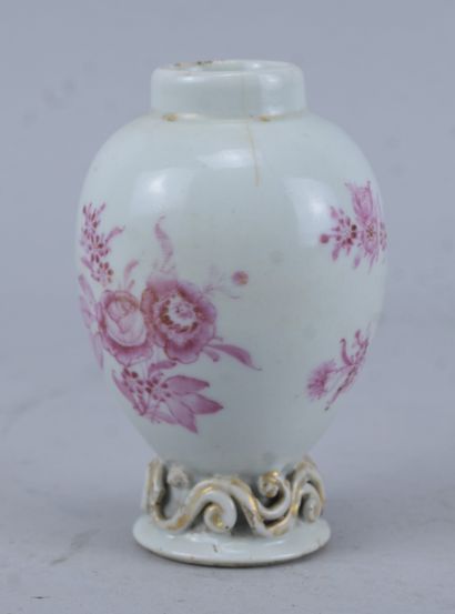 Porcelain Vase - Qianlong Period - China,...