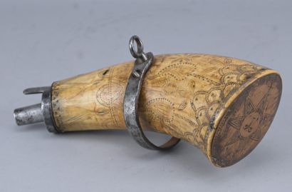Engraved Horn Powder Flask – 17th Century

A...