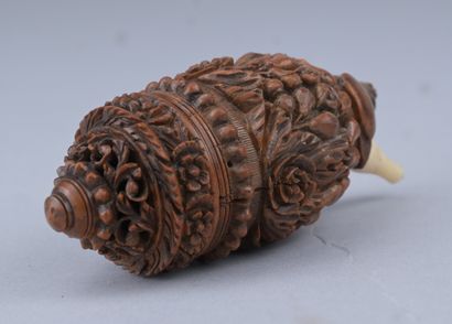 Boîte - noix de corozo sculpté – XIXe siècle

Boîte...
