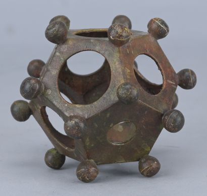 Dodecahedron – patinated bronze – 19th century

A...