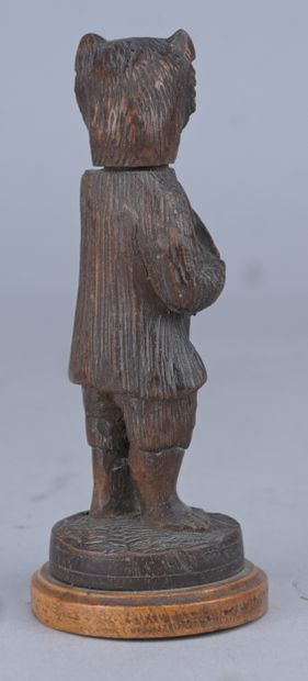 Porte-aiguilles ours en bois – XIXe siècle

Porte-aiguilles...