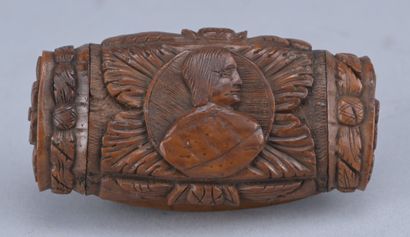 Tabatière en corozo sculpté – XIXe siècle

Tabatière...