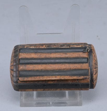 Tabatière – corne et placage de ronce – XIXe...