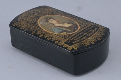 Tabatière russe – papier mâché – XIXe siècle

Tabatière...