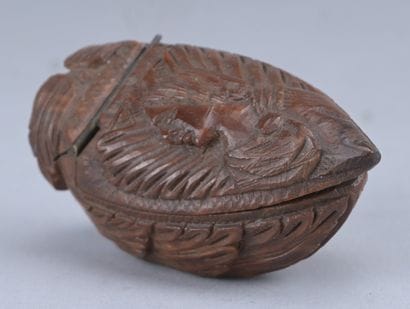 Tabatière en corozo sculpté – XIXe siècle

Tabatière...