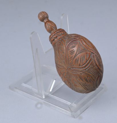 Boîte à poudre - bois sculpté – XIXe siècle

Boîte...
