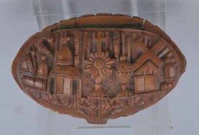 Tabatière en corozo – XIXe siècle

Tabatière...