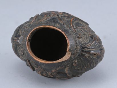 Tabatière en buis sculpté – XVIIIe siècle

Tabatière...