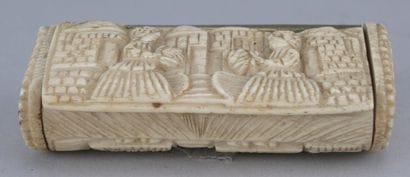 Tabatière en os sculpté – XIXe siècle

Tabatière...