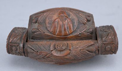 Tabatière en corozo sculpté – XIXe siècle

Tabatière...