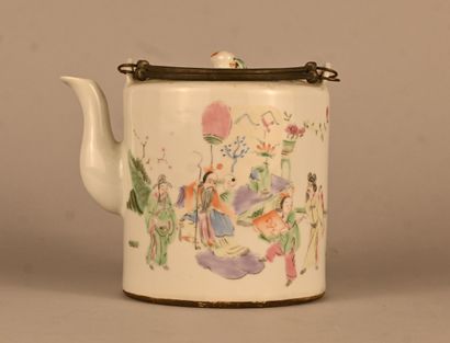 Chinese famille rose porcelain teapot decorated...