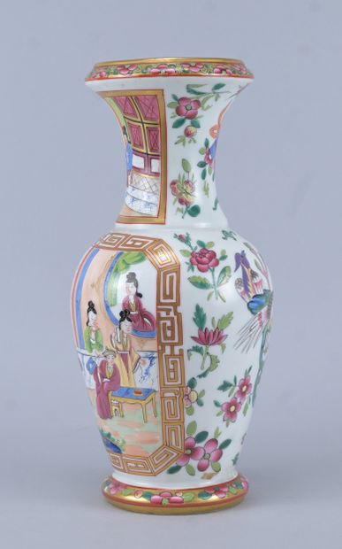 Canton-style porcelain vase decorated with...