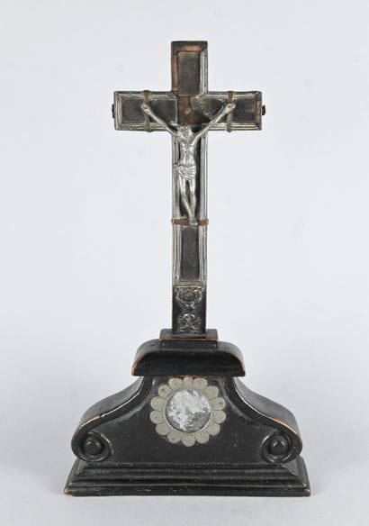 Table crucifix in blackened wood with a metal...