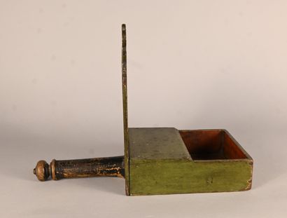 Quest dish with painted wooden handle - scene...