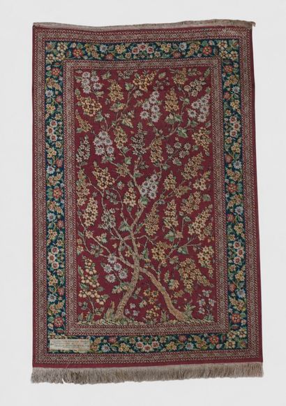 Ghoum Wool Rug – Iran, 20th century

Hand-knotted...