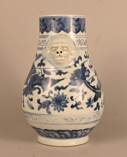 Chinese blue and white porcelain vase decorated...
