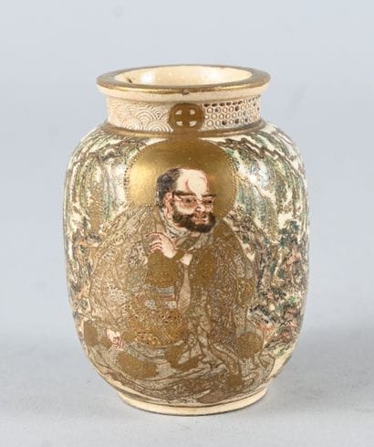 Small satsuma earthenware vase decorated...