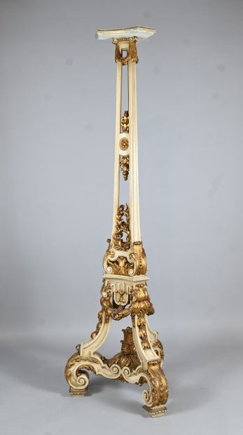 Carved wood high pedestal in the Louis XVI...