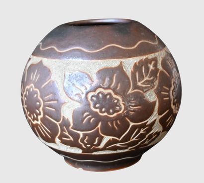 François Gillet – stoneware vase – circa...