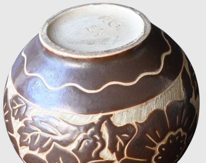 François Gillet – stoneware vase – circa...