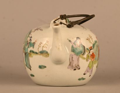 Famille Rose porcelain teapot with movable...