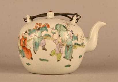 Famille Rose porcelain teapot with movable...