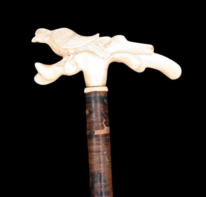 Carved mother-of-pearl cane with handle,...