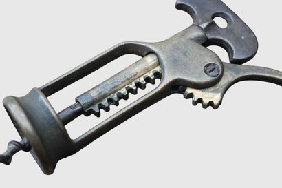 Lever-type corkscrew – brass and steel –...