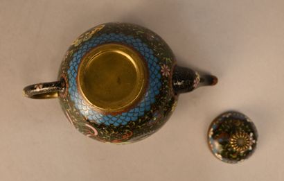 Cloisonné teapot - Japan, early 20th century
Small...