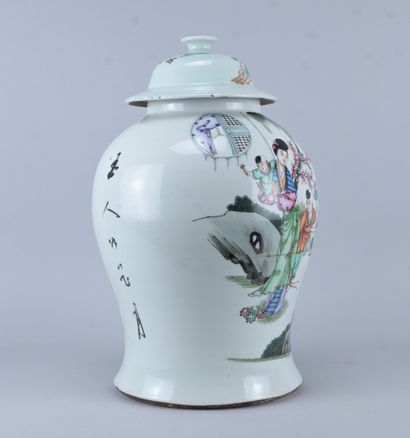 Lidded Chinese porcelain jar with figure...