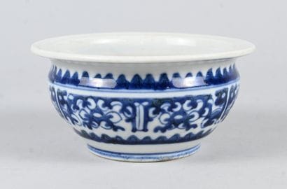 Blue-and-white Chinese porcelain bowl decorated...