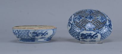 Brûle-parfum couvert en porcelaine bleu et...