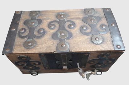 Coffret touareg en bois et métal, XXe siècle

Coffret...
