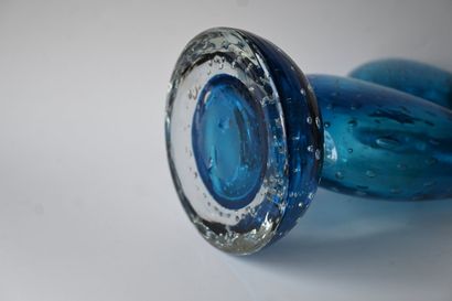 Vase Murano bleu bullicante, XXe siècle

Sculpture-vase...