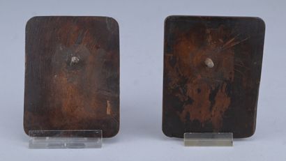 Coffret en noyer avec portraits en relief...