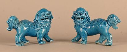 Paire de lions gardiens chinois en céramique...