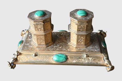 Encrier en bronze doré et malachite, XIXe...