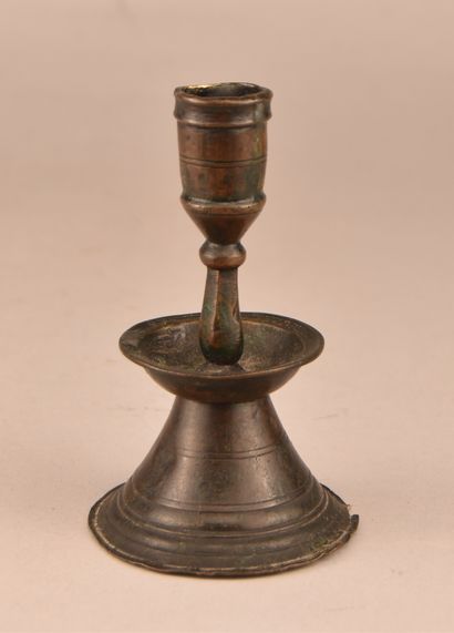 Bougeoir ottoman en bronze, XVIe siècle

Bougeoir...