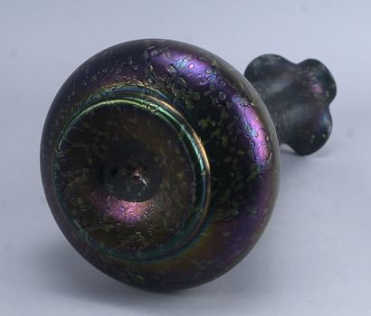 Vase Loetz irisé à décor métallisé – Bohême,...
