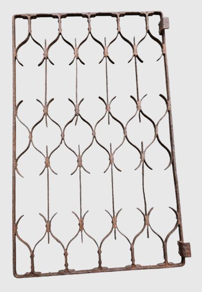 Grille de fenêtre en fer forgé, XVIIe-XVIIIe

Robuste...