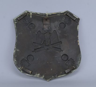 Plaque d’artillerie en laiton à décor impérial,...